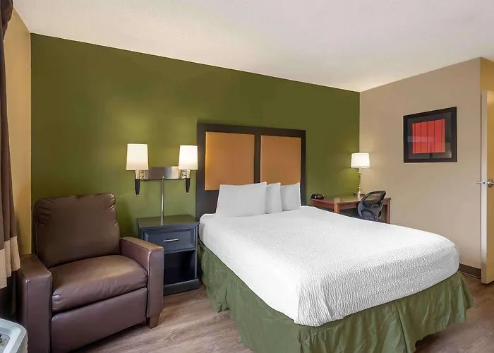 Extended America - Chicago - Woodfield Mall Hotel 2*